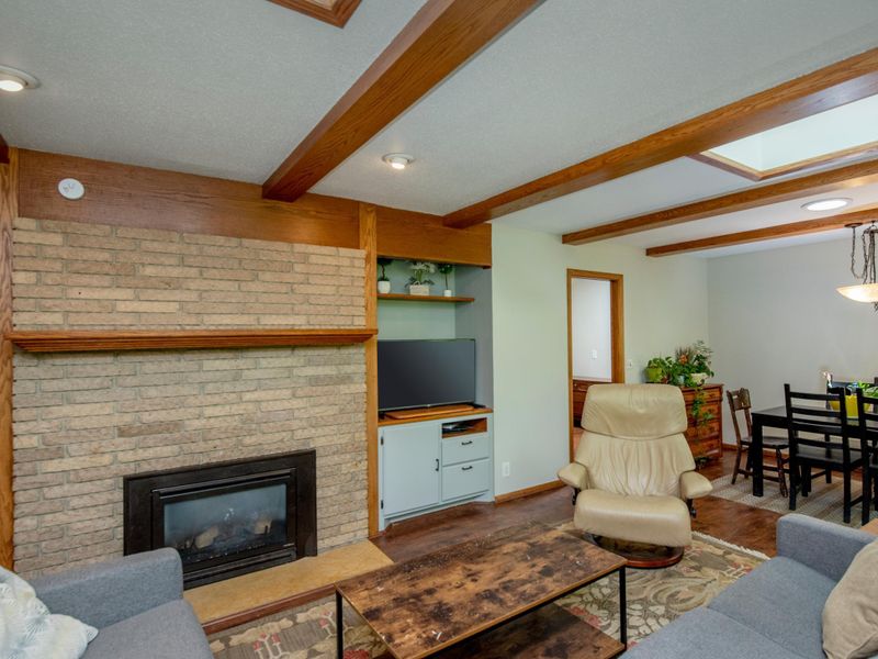 1804 Valley Curve Rd, Mendota Heights, MN 55118
