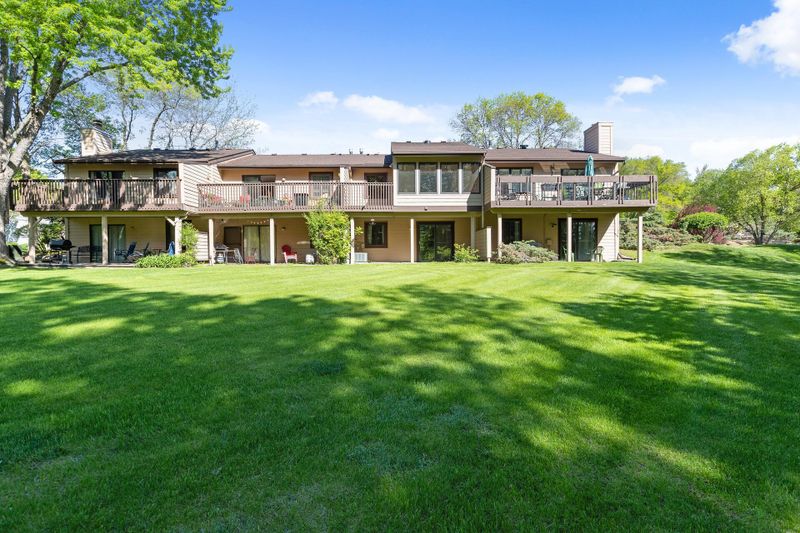 450 W Eagle Lake Dr, Maple Grove, MN 55369