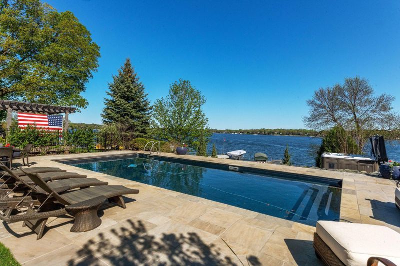 5024 Tuxedo Blvd, Mound, MN 55364