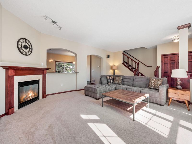 2829 Arona St, Roseville, MN 55113