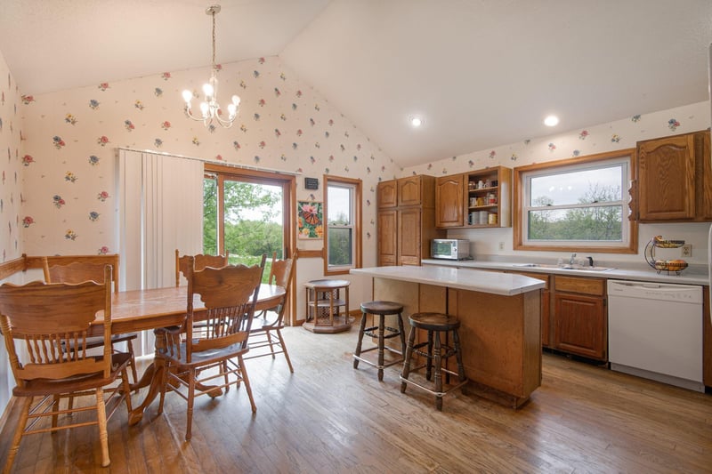 2035 37th St W, Webster, MN 55088