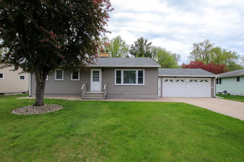 735 Milwaukee Ave SW, Hutchinson, MN 55350