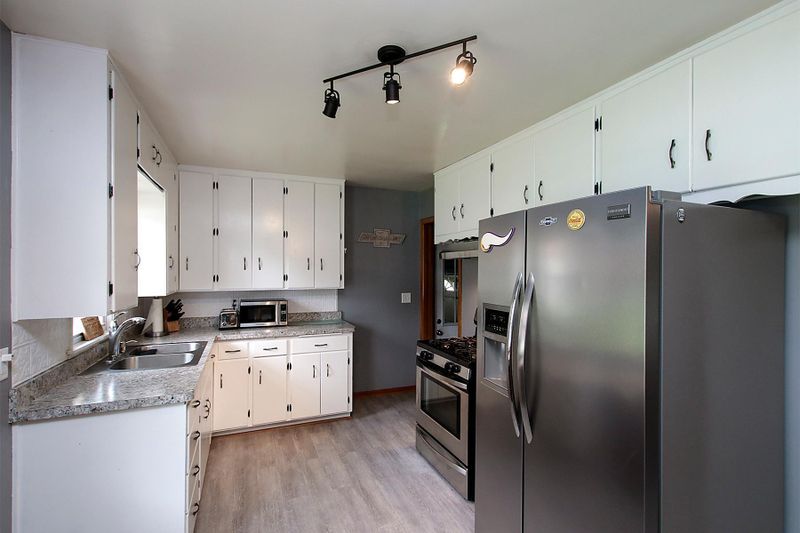 735 Milwaukee Ave SW, Hutchinson, MN 55350