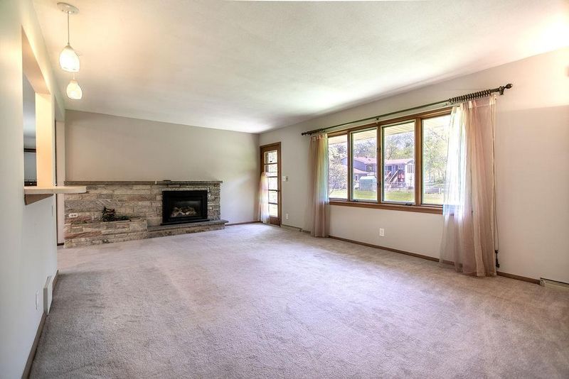 13507 Pleasant Ln, Burnsville, MN 55337