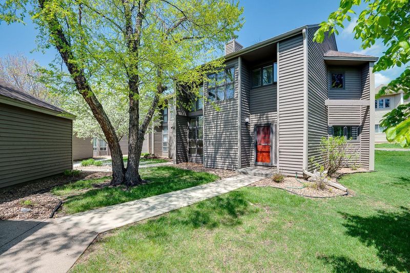1377 Spencer Rd W, Saint Paul, MN 55108