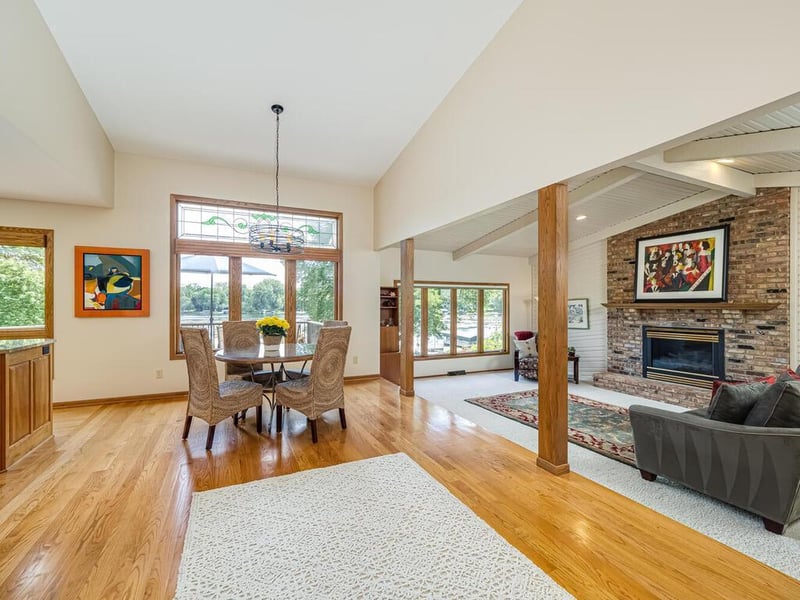 1212 Bluebill Bay Rd, Burnsville, MN 55306