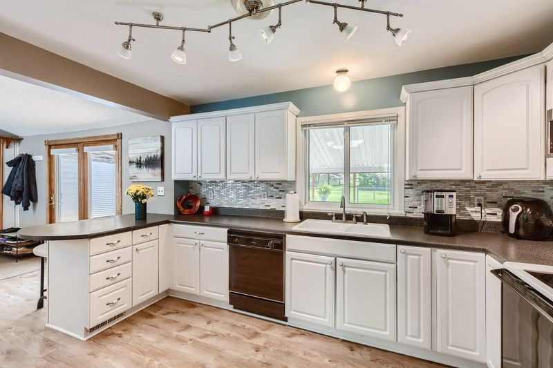 10815 Thrush St NW, Coon Rapids, MN 55433