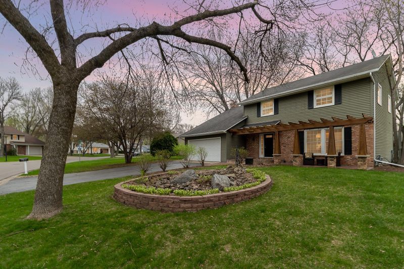 10264 Valley Forge Ln N, Maple Grove, MN 55369