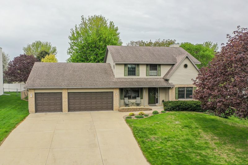 316 10th St NW, Byron, MN 55920