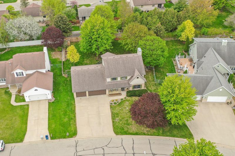 316 10th St NW, Byron, MN 55920