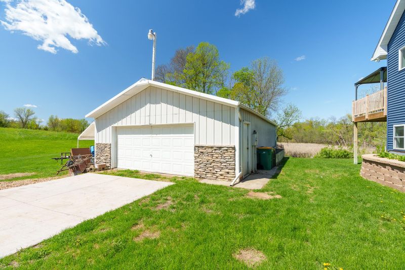 875 Sunnyfield Rd N, Mound, MN 55364