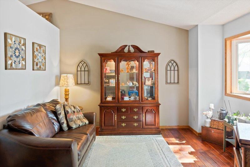 8050 Jergen Ave S, Cottage Grove, MN 55016