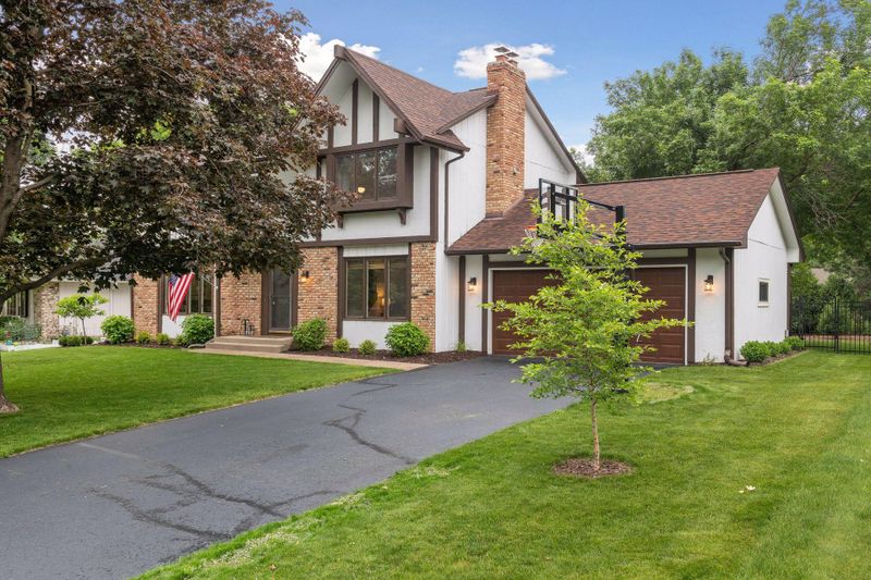 8233 Rhode Island Ave S, Bloomington, MN 55438