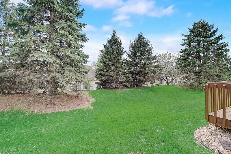 2048 13th Ave W, Shakopee, MN 55379