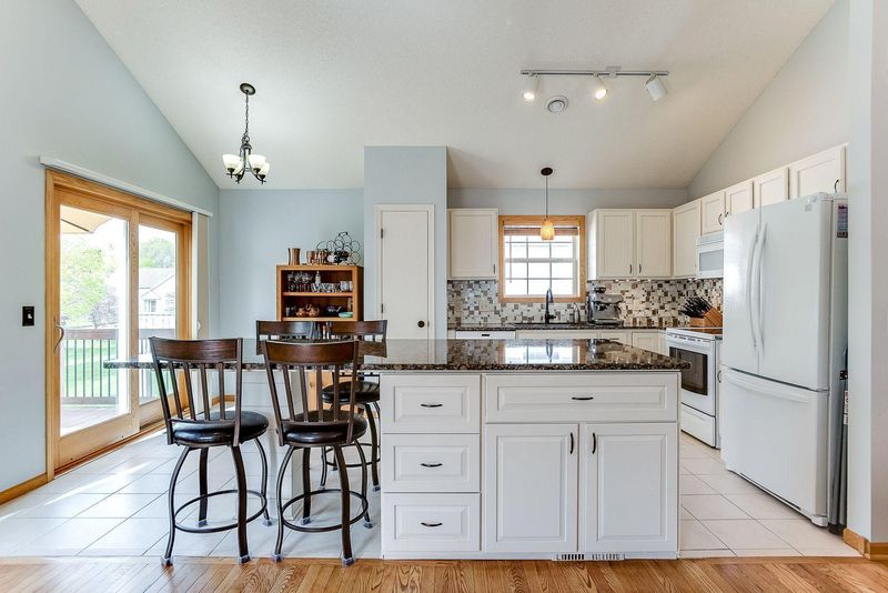 920 Parkside Blvd, Hopkins, MN 55343