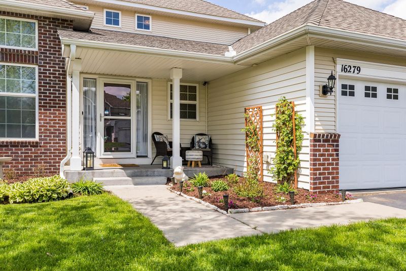 16279 Fallbrook Dr, Lakeville, MN 55044