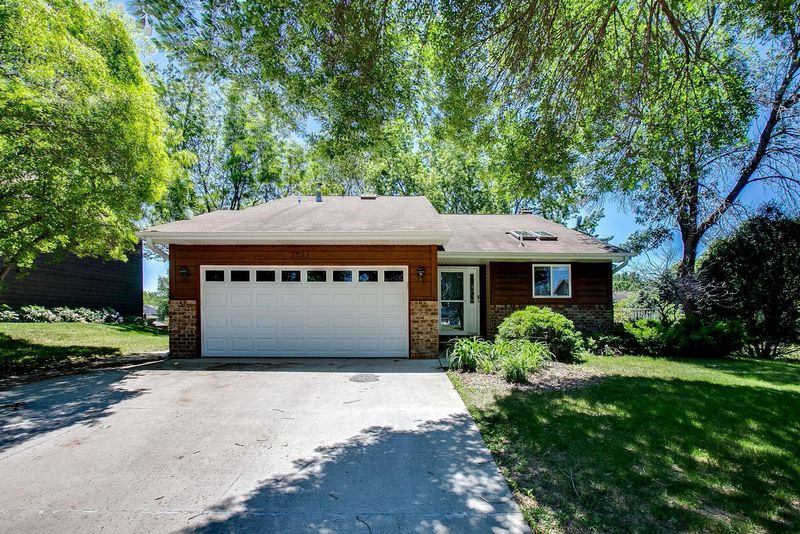 3866 155th St W, Rosemount, MN 55068