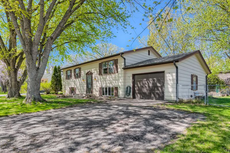 2117 Dundee Pl, Stillwater, MN 55082