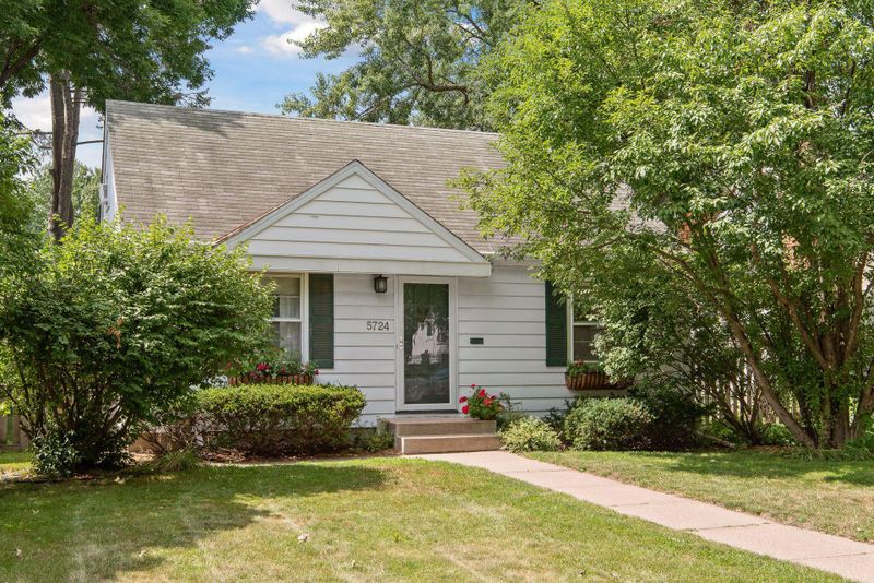 5724 Grand Ave S, Minneapolis, MN 55419