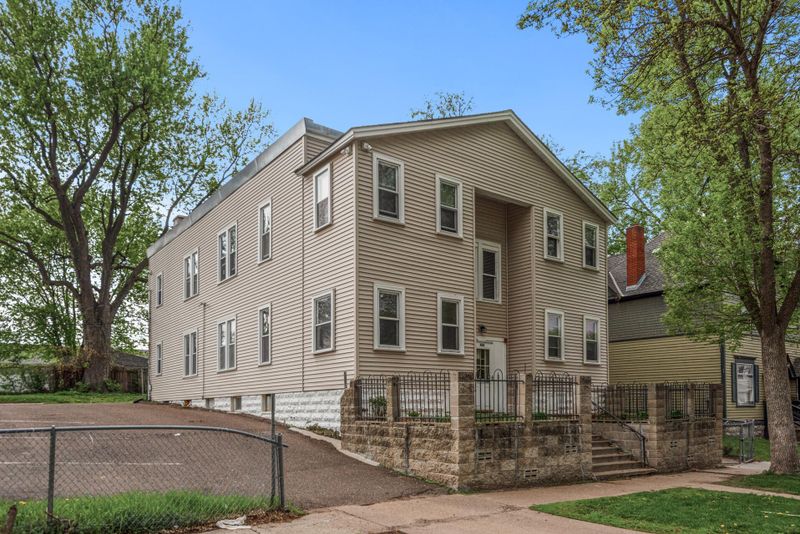 468 Beaumont St, Saint Paul, MN 55130