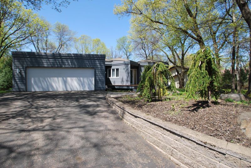 6932 Moccasin Valley Rd, Edina, MN 55439