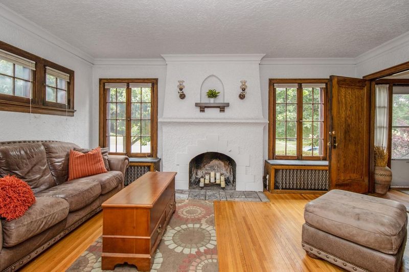 2165 Randolph Ave, Saint Paul, MN 55105