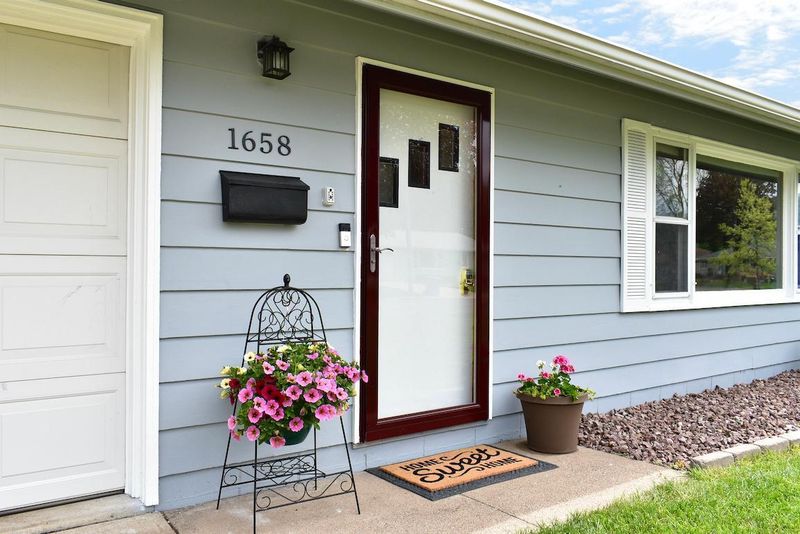 1658 W Broadway St, Winona, MN 55987