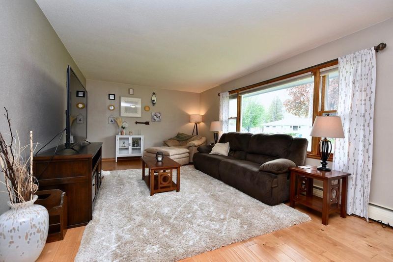 1658 W Broadway St, Winona, MN 55987