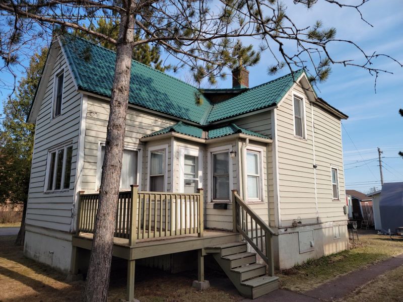 302 South Ave, Two Harbors, MN 55616