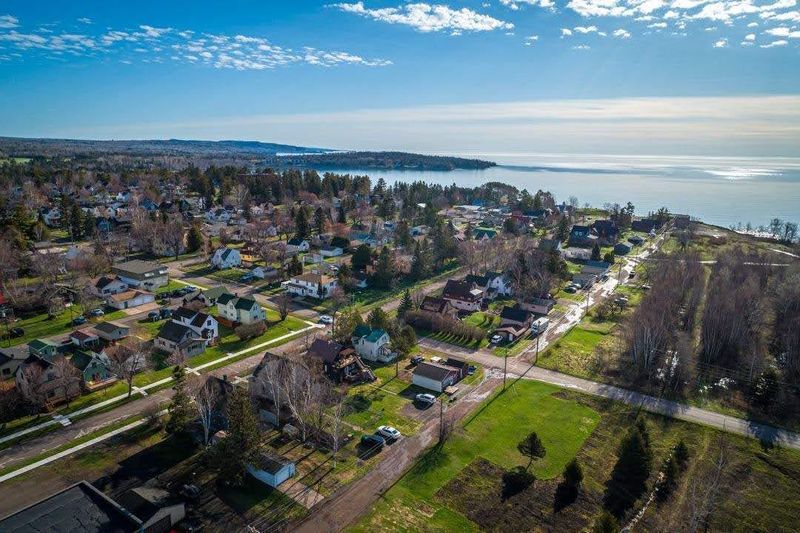 302 South Ave, Two Harbors, MN 55616