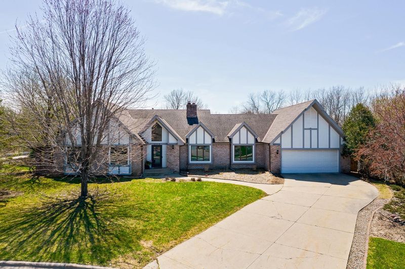 2349 Copperfield Dr, Eagan, MN 55120