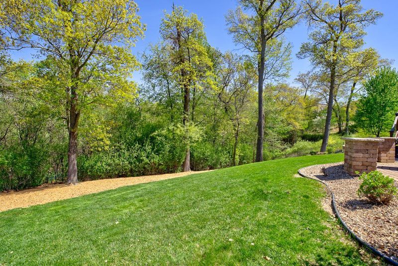 1692 Stone Crest Dr NE, Rochester, MN 55906