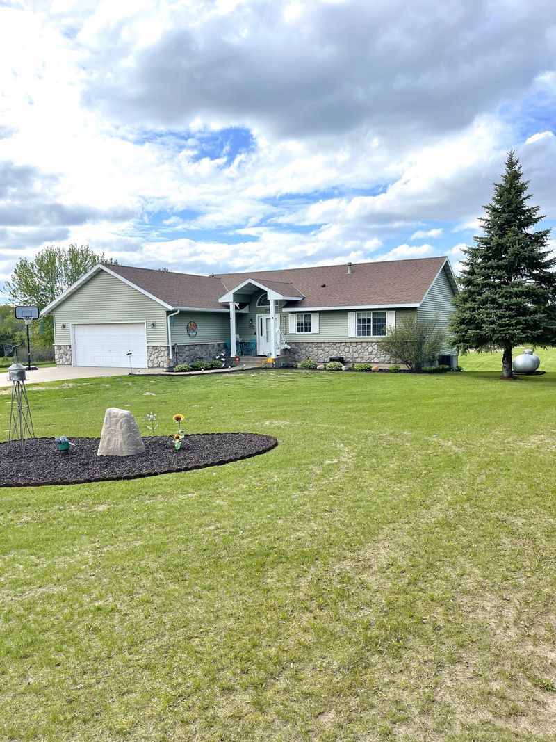 15230 55th St NW, Annandale, MN 55302