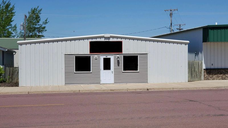 117 E Brown St, Comfrey, MN 56019