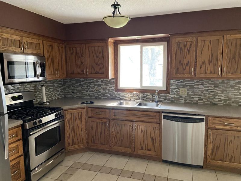 11351 Eidelweiss St NW, Coon Rapids, MN 55433