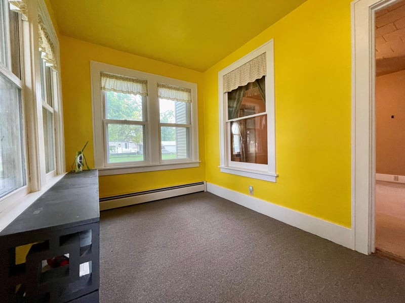 211 N Front St, Okabena, MN 56161