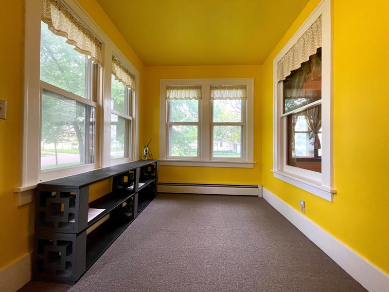 211 N Front St, Okabena, MN 56161