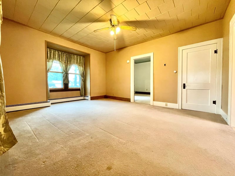 211 N Front St, Okabena, MN 56161