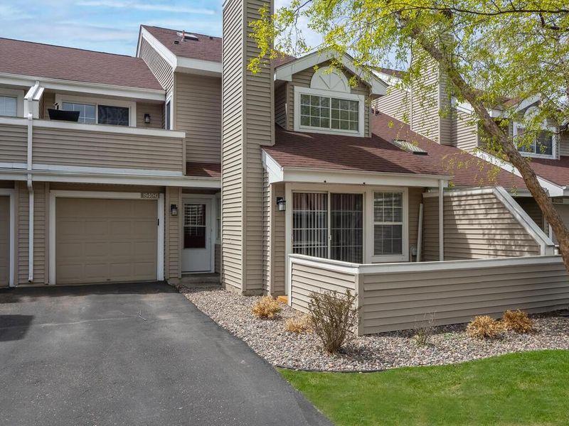 1940 Shenandoah Ct #G, Plymouth, MN 55447