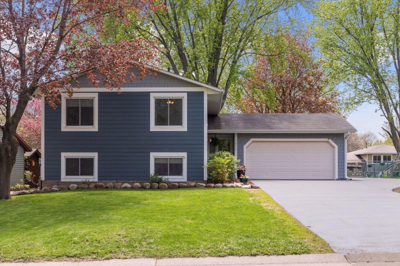 2472 Skillman Ave E, North Saint Paul, MN 55109