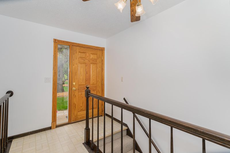18450 Blake Rd, Prior Lake, MN 55372