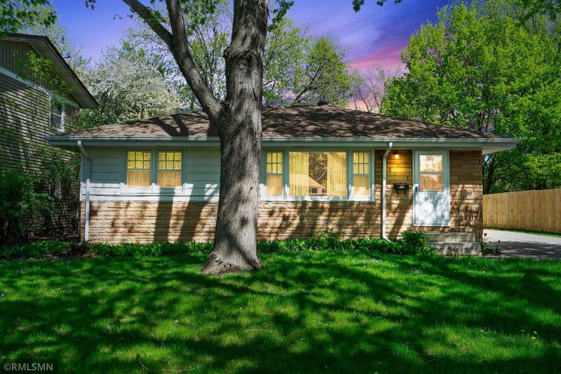 4640 Brunswick Ave N, Crystal, MN 55422