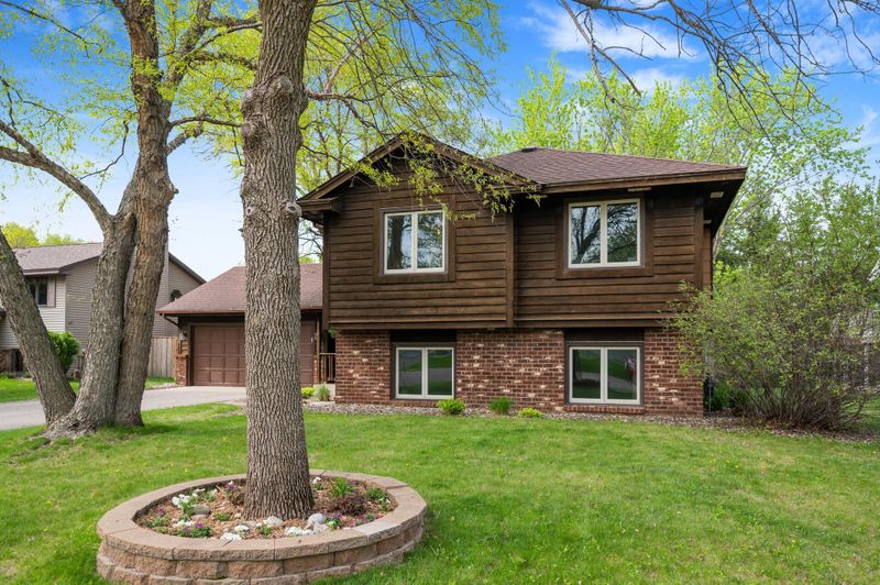 5761 143rd St W, Apple Valley, MN 55124
