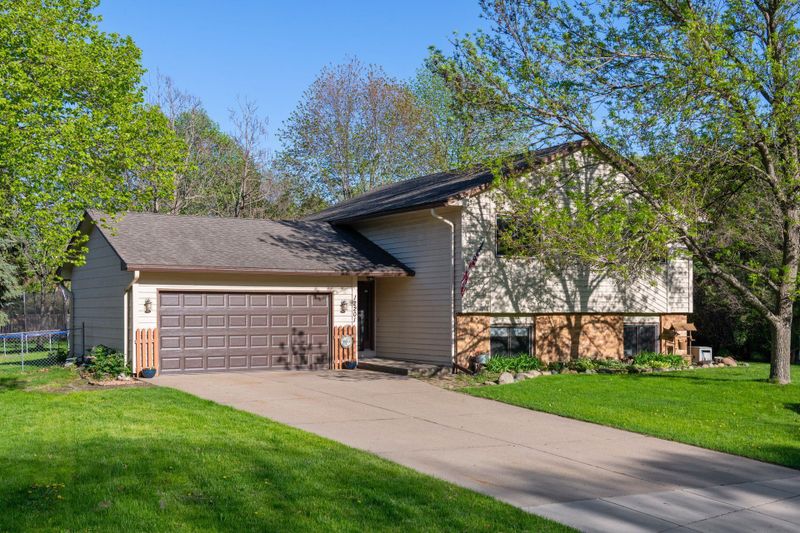 12201 Maryland Cir, Champlin, MN 55316