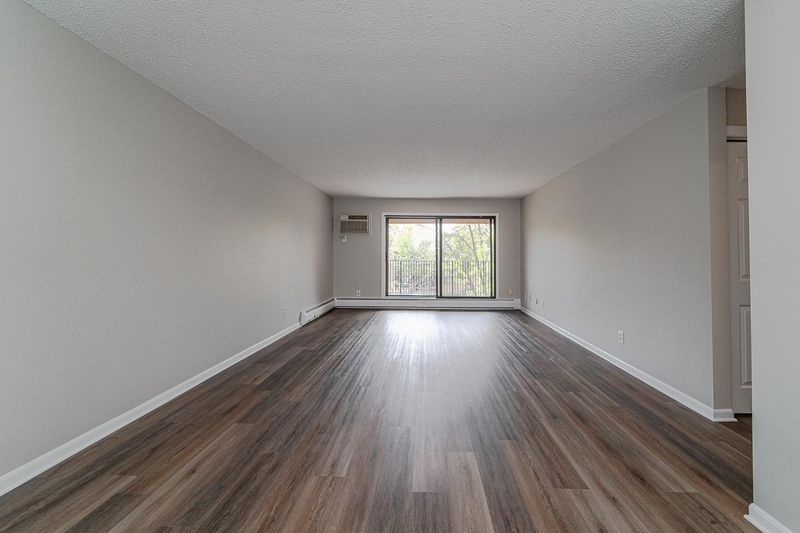 1903 Silver Bell Rd #305, Eagan, MN 55122