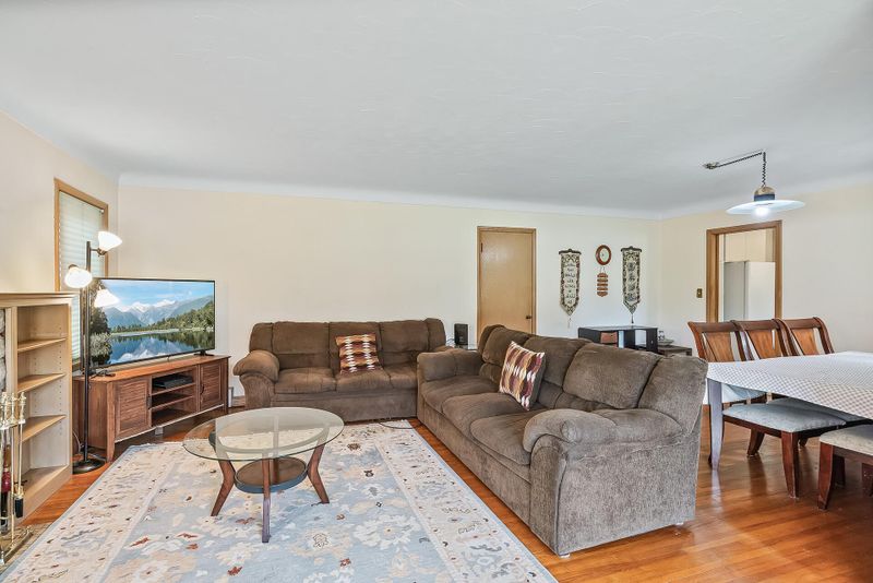 1966 Snelling Ave N, Roseville, MN 55113