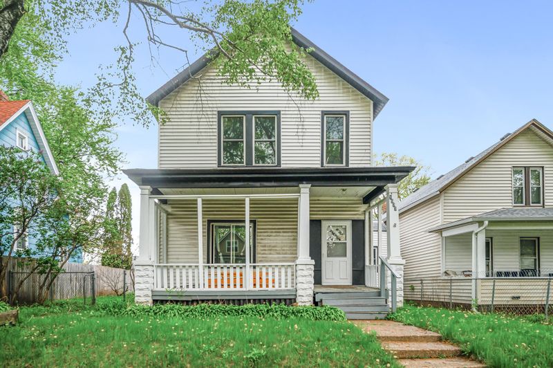 1077 Reaney Ave, Saint Paul, MN 55106