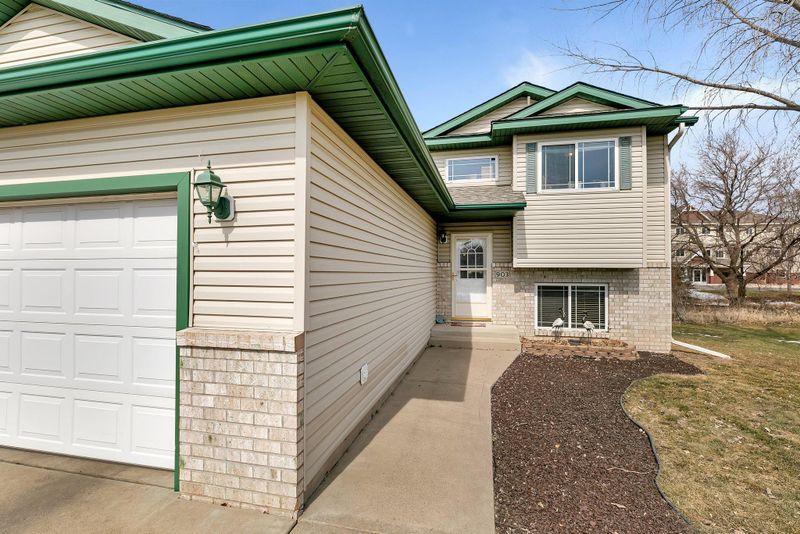 903 10th St S, Sartell, MN 56377
