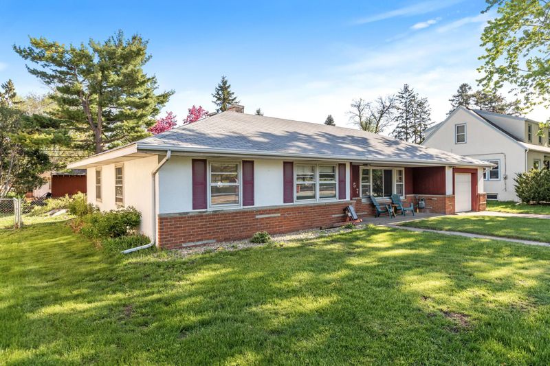 1157 County Road B W, Roseville, MN 55113