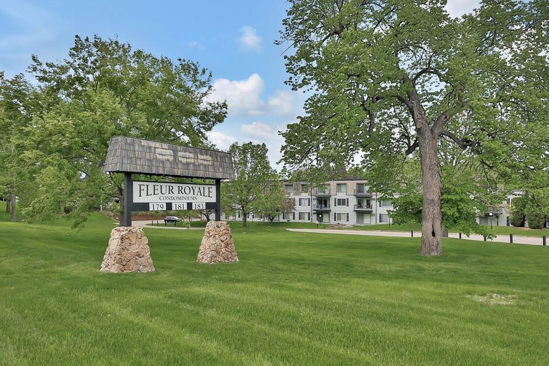 183 Little Canada Rd E #306, Little Canada, MN 55117
